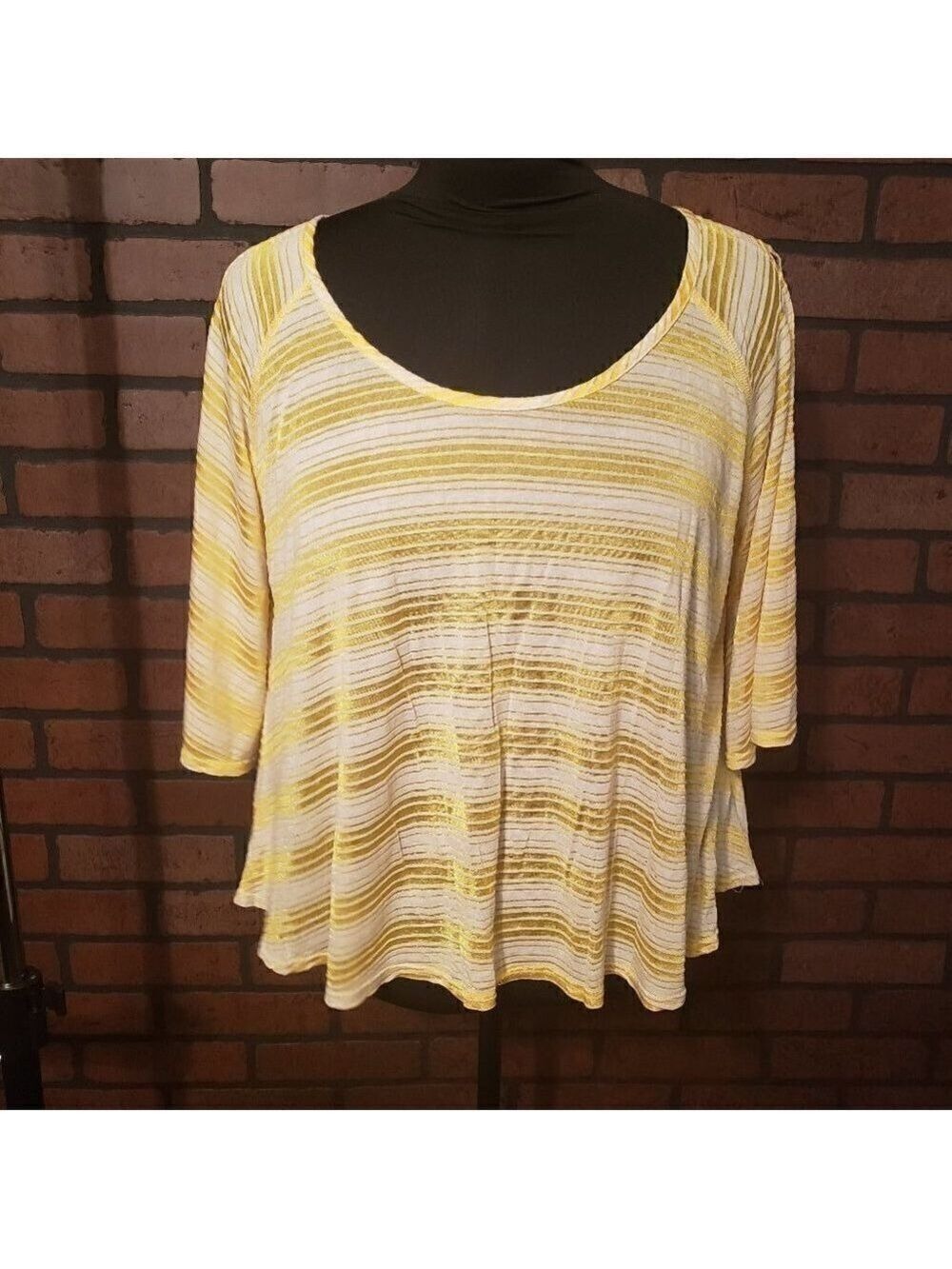 Ivy Jane Split sleeve top -